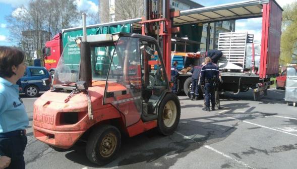 Après un appel à l'aide deux migrants retrouvés à bord d'un camion à Croix-en-Ternois