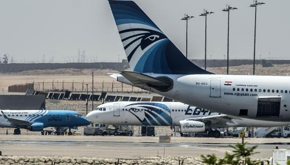 Avion EgyptAir , des messages indiquent qu'il y avait de la fumée à bord avant la disparition de l'appareil 