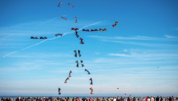 Berck , une photo des Rencontres internationales de cerf-volant fait le tour du monde