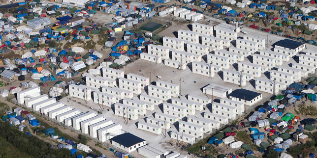 Bernard Cazeneuve réaffirme la poursuite du démantèlement de la  jungle  de Calais