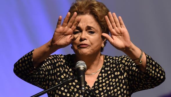 Brésil , journée cruciale pour l'avenir de Dilma Rousseff