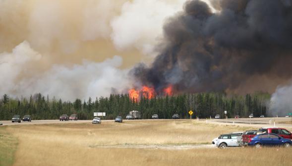 Canada , des dizaines de milliers d'hectares dévastés par les feux hors de contrôle (VIDÉO)