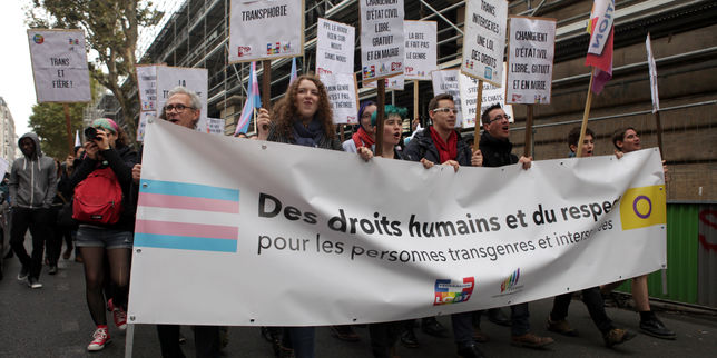 Changement d'état civil pour les  trans  , un amendement qui ne satisfait pas les associations