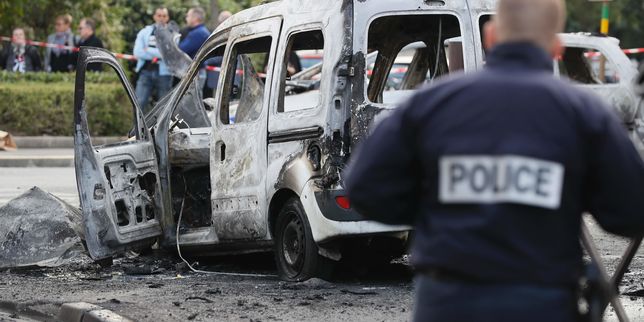 Deux policiers blessés par des cocktails Molotov dans leur véhicule à Viry-Châtillon