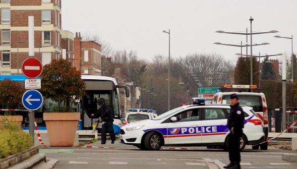 Douai , le quartier de la gare paralysé à cause d'un duvet suspect (VIDÉO)