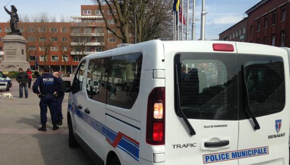 Dunkerque , un mineur arrêté place Jean-Bart pour des attouchements dans le bus