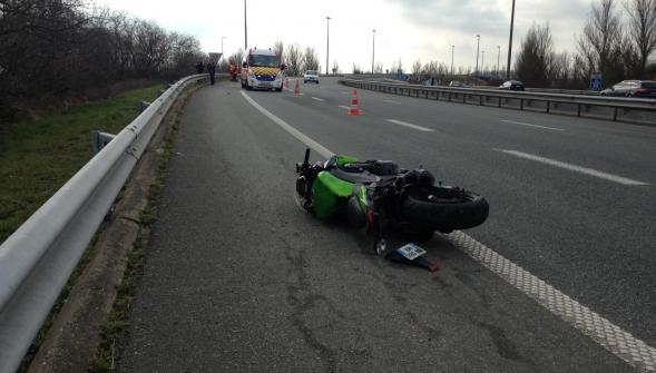 Dunkerque , un motard se tue dans un virage en sortant de l'A16