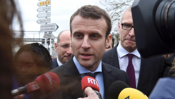 Emmanuel Macron lance En marche un mouvement politique nouveau ni à droite ni à gauche 