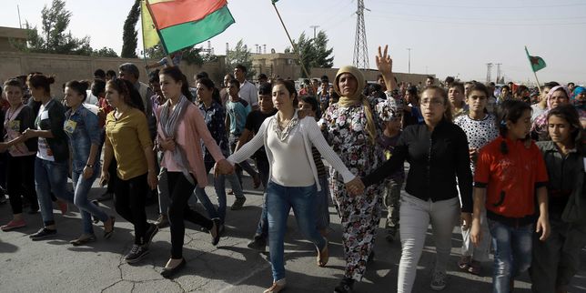 En Syrie l'EI pris en tenaille entre les Kurdes et le régime