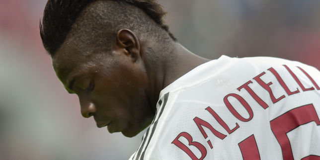 Football , Mario Balotelli arrive à Nice David Luiz retourne à Chelsea