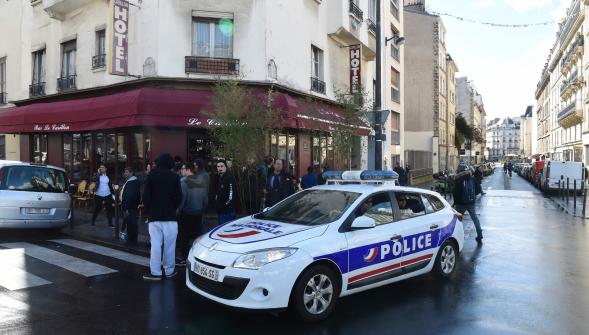 L'homme retranché dans un appartement à Paris s'est rendu la piste terroriste écartée