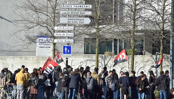 Lille , deux arrestations dans le local de la CNT suscitent la polémique