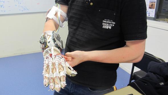 Lille , l'ISEN fabrique une main en exosquelette imprimable en 3D