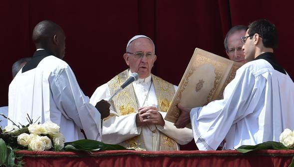 Message pascal, le pape François appelle à la solidarité envers les migrants