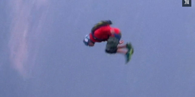 Parachutisme , un Américain remporte un championnat de saut en basse altitude