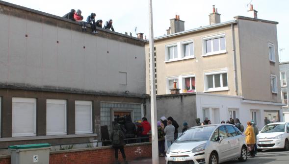 Relaxe des militants qui ont ouvert un squat de migrants à Calais, les autorités ont-elles contourné la loi'