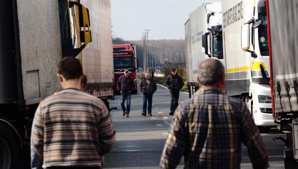 Routiers SNCF , grèves et blocages dès ce lundi soir dans le Nord-Pas-de-Calais