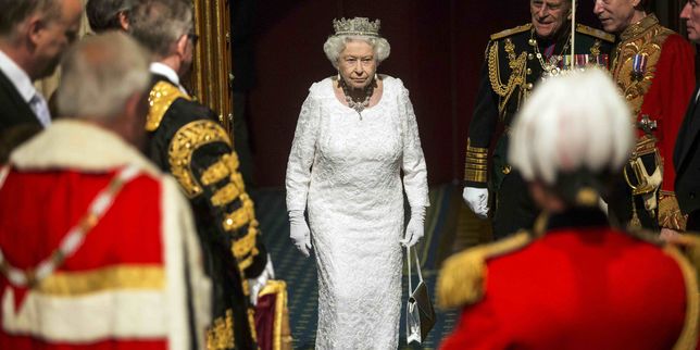 Royaume-Uni , lors de son traditionnel discours la reine évoque les prisons pour éviter les controverses