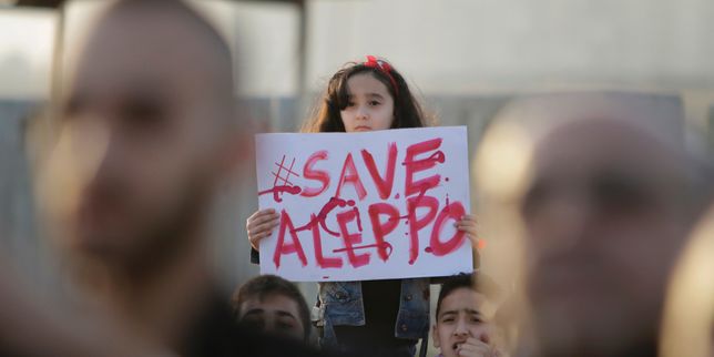 Syrie , les bombardements du régime à Alep un crime de guerre
