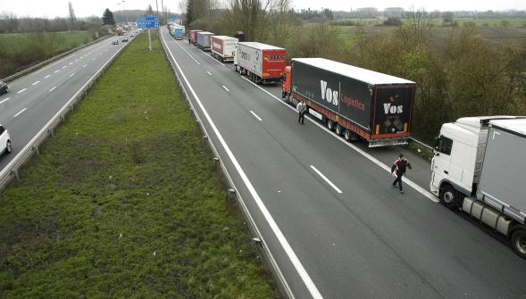 Trafic , l'A27 fermée à la suite d'un mouvement des transporteurs belges contre l'écotaxe