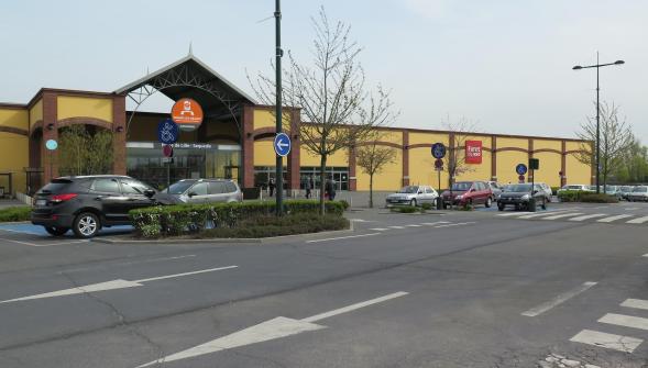 Une jeune fille de 14 ans retrouvée sur le parking d'Auchan Englos, elle aurait été violée