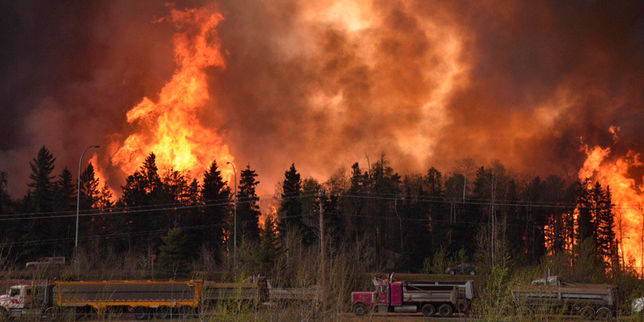 Incendies à Fort McMurray , état d'urgence déclaré