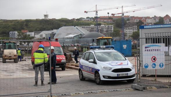 Les démineurs en intervention après un risque d'explosion sur un chantier du port de Boulogne 