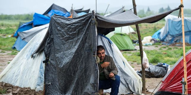 Nicolas Hulot ,  Avec les migrants où est passée notre humanité ' 